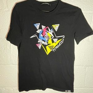 Black Pyramid Shirt Size S Black T shirt.